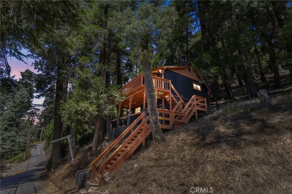 739 Lake Lake Arrowhead, CA 92385