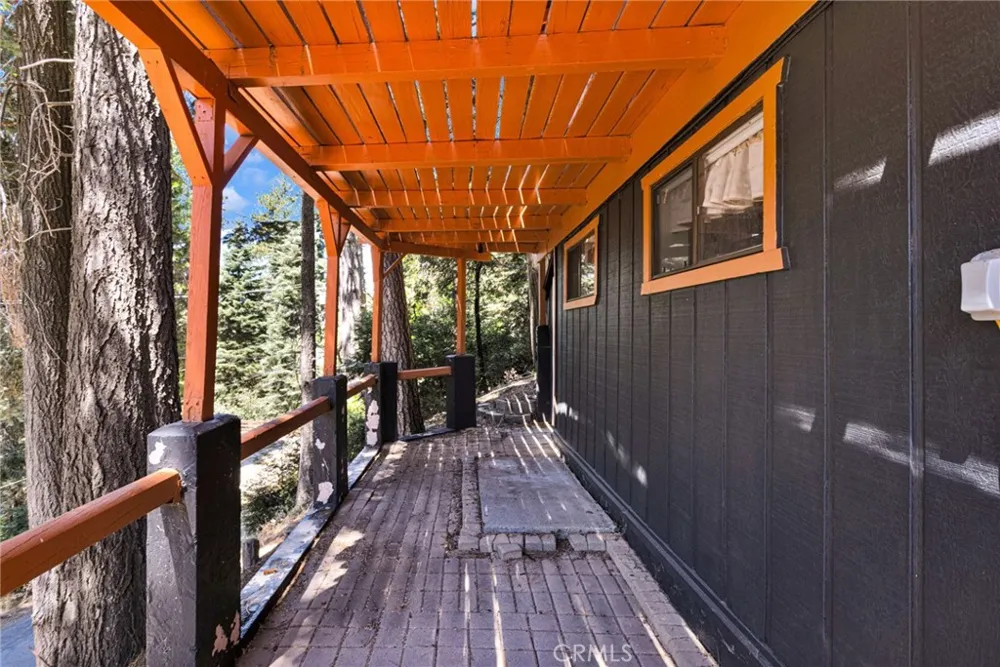 739 Lake Lake Arrowhead, CA 92385