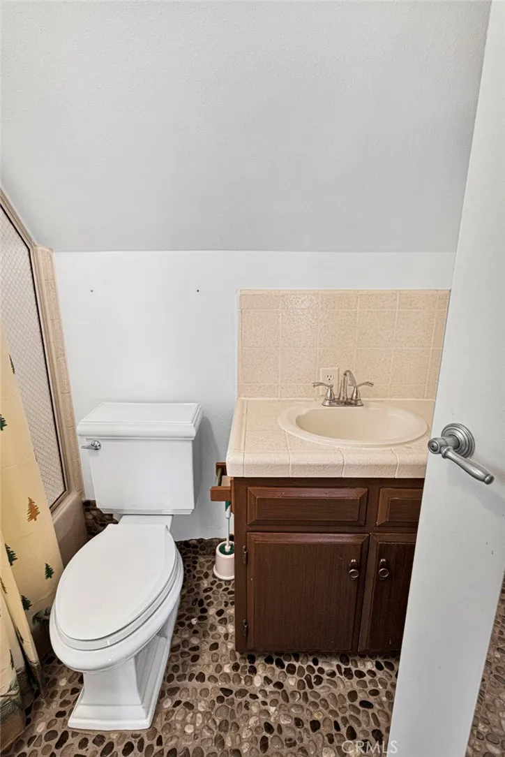 739 Lake Lake Arrowhead, CA 92385