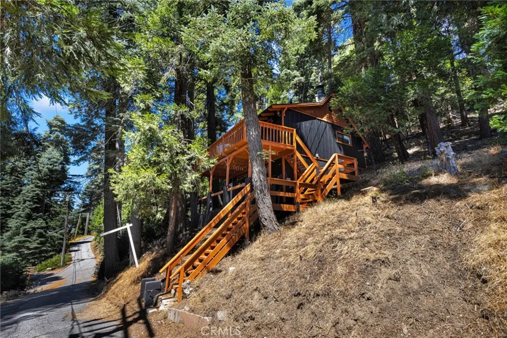 739 Lake Lake Arrowhead, CA 92385