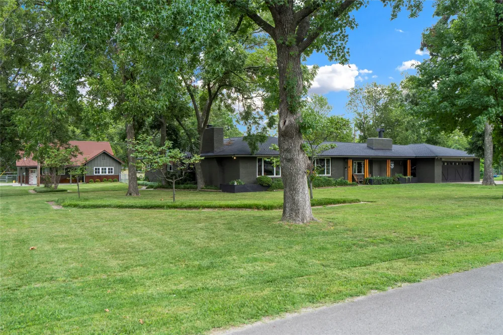 9402 E 16th Street Tulsa, OK 74112