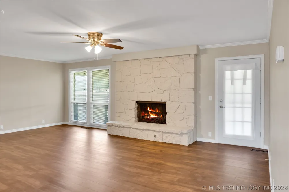 513 E B. STREET Jenks, OK 74037