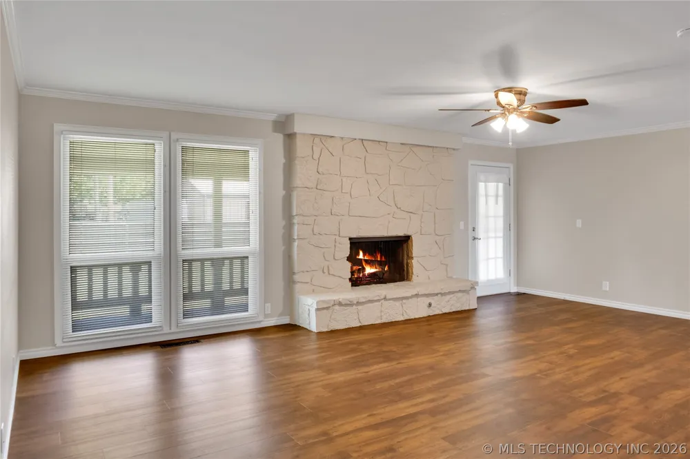 513 E B. STREET Jenks, OK 74037