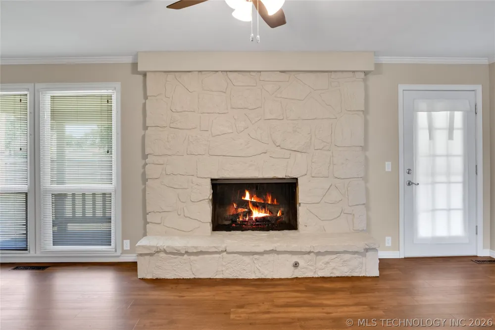 513 E B. STREET Jenks, OK 74037
