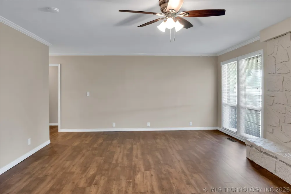 513 E B. STREET Jenks, OK 74037