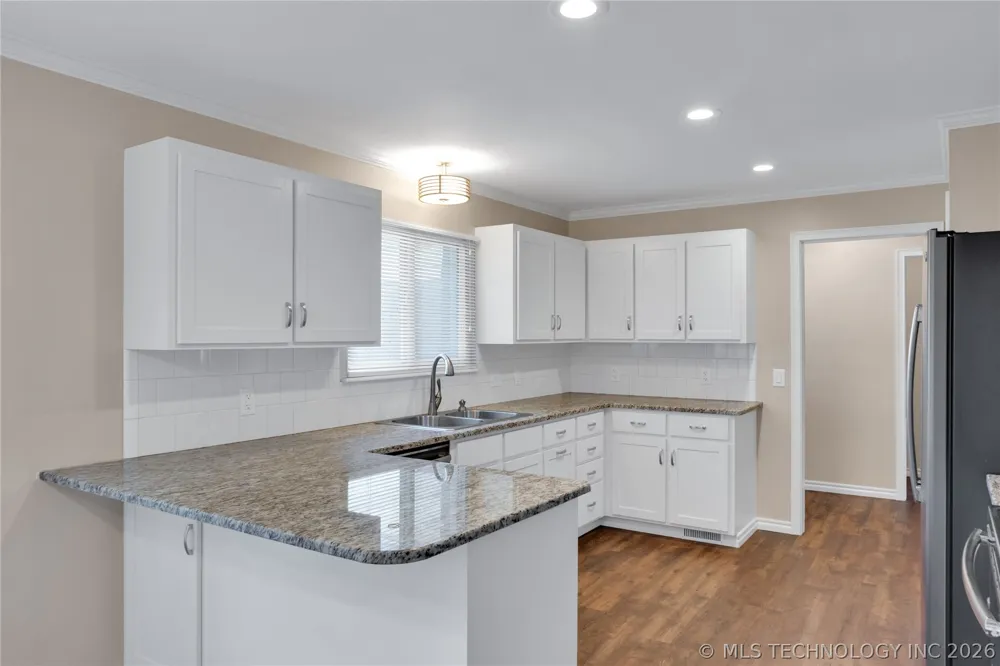 513 E B. STREET Jenks, OK 74037