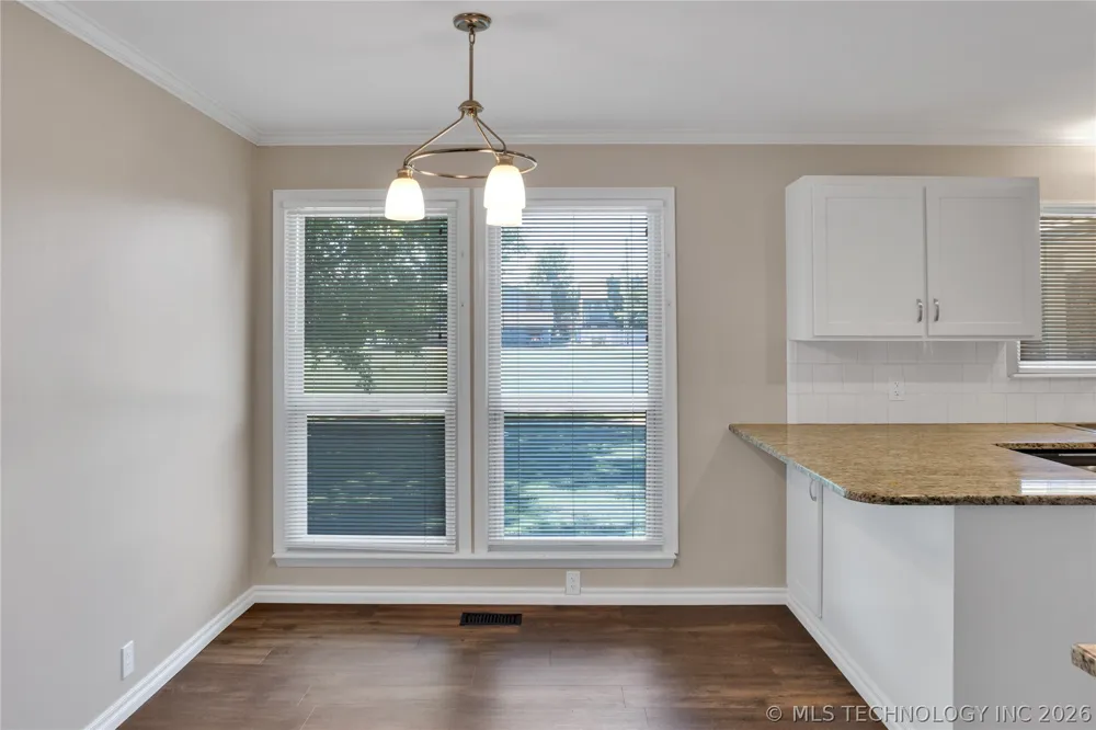 513 E B. STREET Jenks, OK 74037