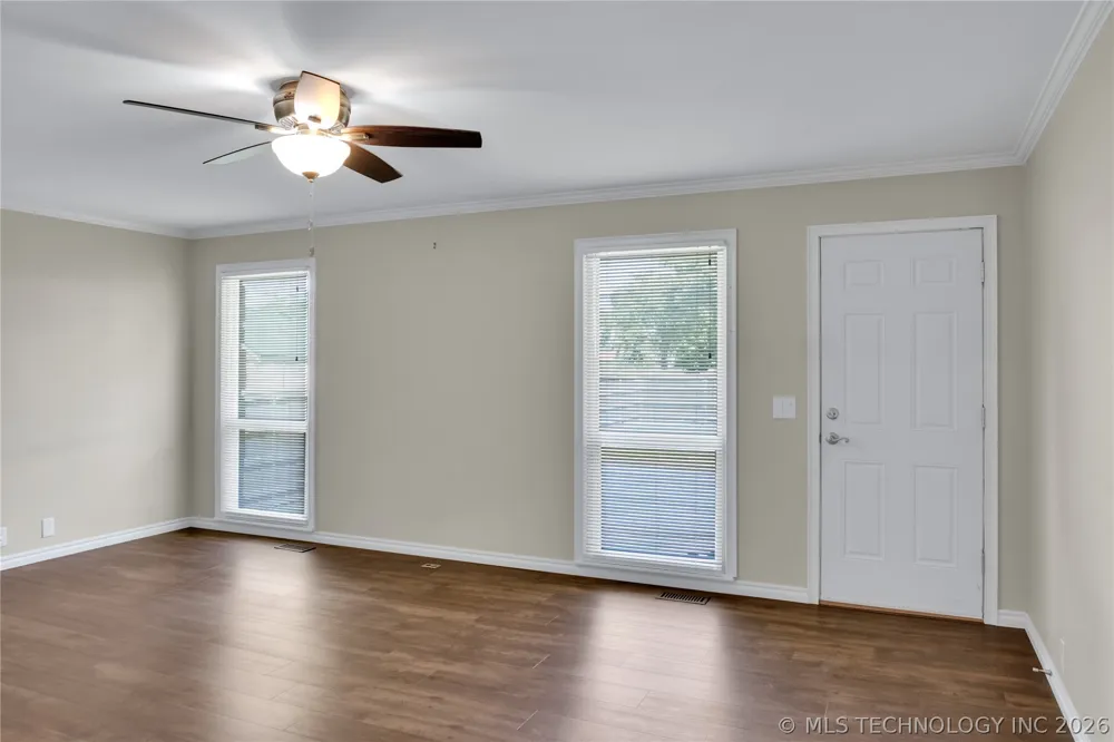 513 E B. STREET Jenks, OK 74037