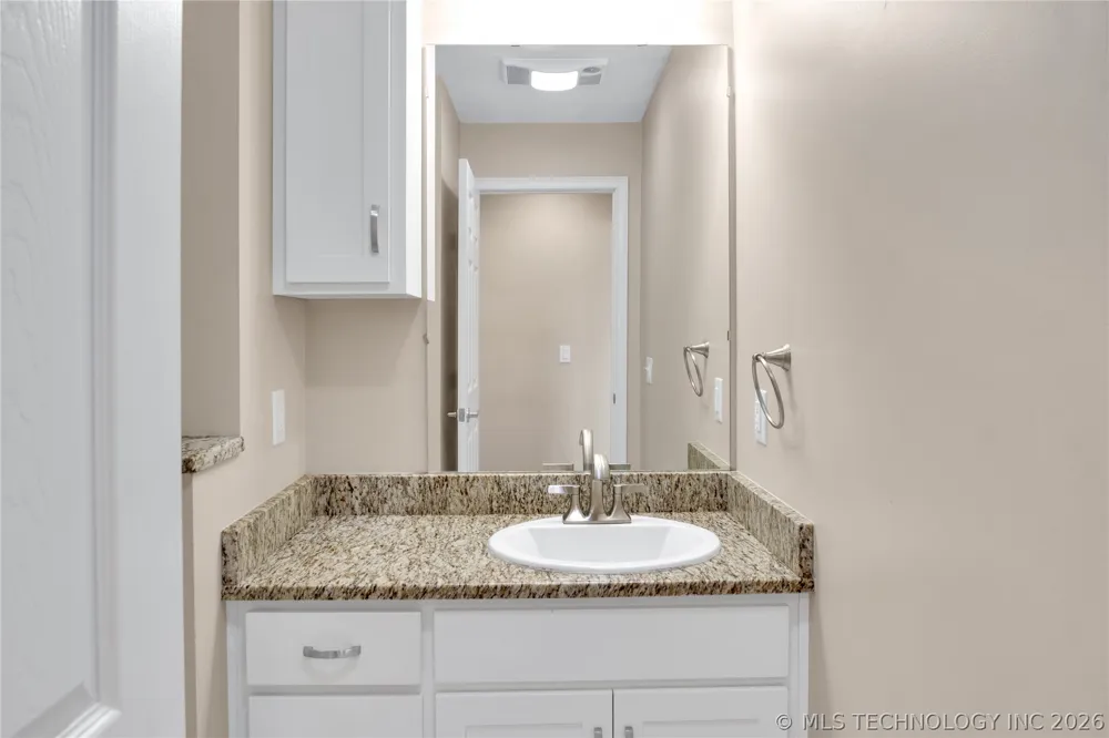 513 E B. STREET Jenks, OK 74037