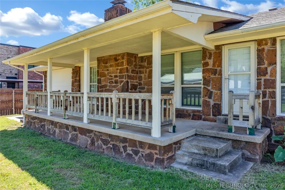 513 E B. STREET Jenks, OK 74037