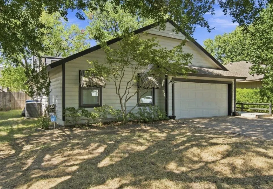 9204 S Maplewood Avenue Tulsa, OK 74137