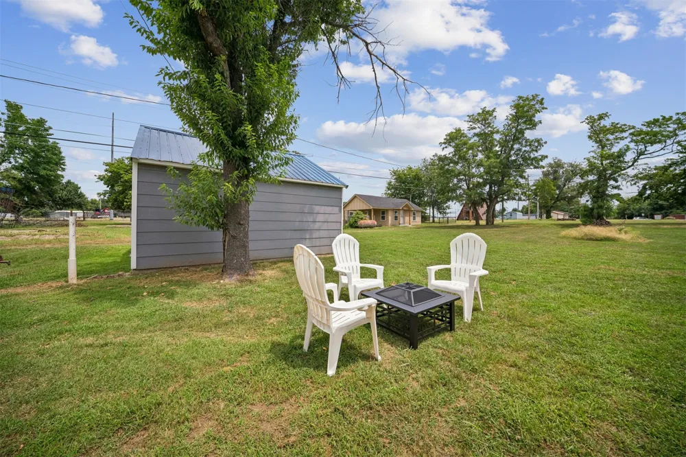 164 W Cherokee Langley, OK 74350
