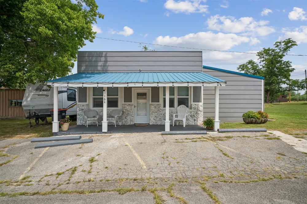 164 W Cherokee Langley, OK 74350