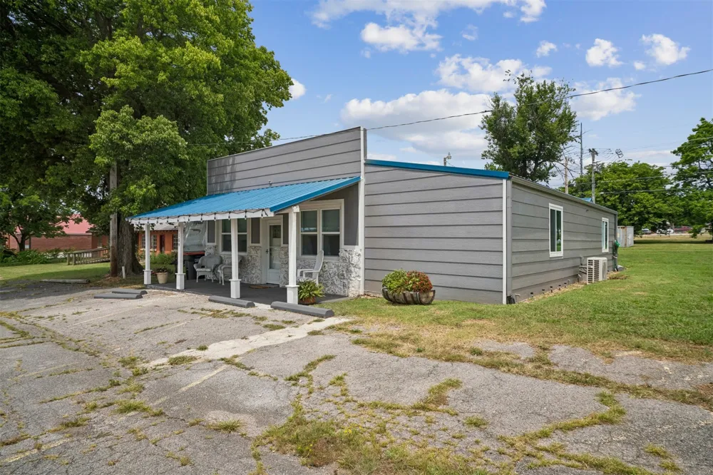 164 W Cherokee Langley, OK 74350