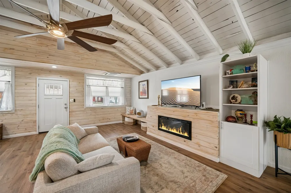 164 W Cherokee Langley, OK 74350