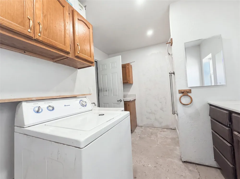 809 W Holt Lincoln, AR 72744