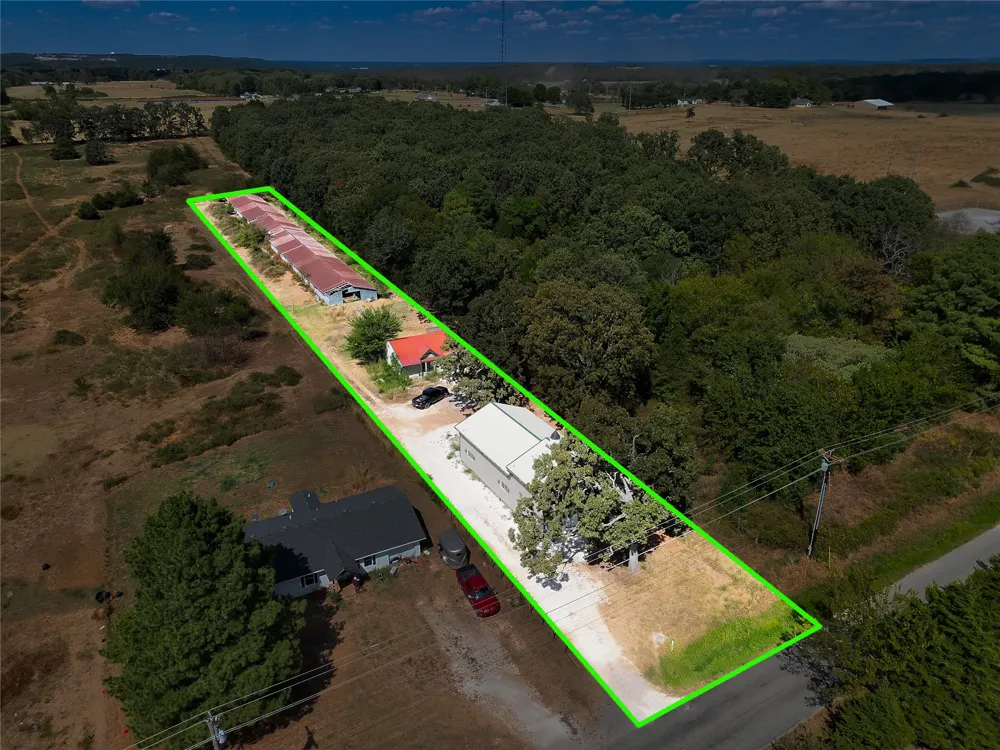 809 W Holt Lincoln, AR 72744