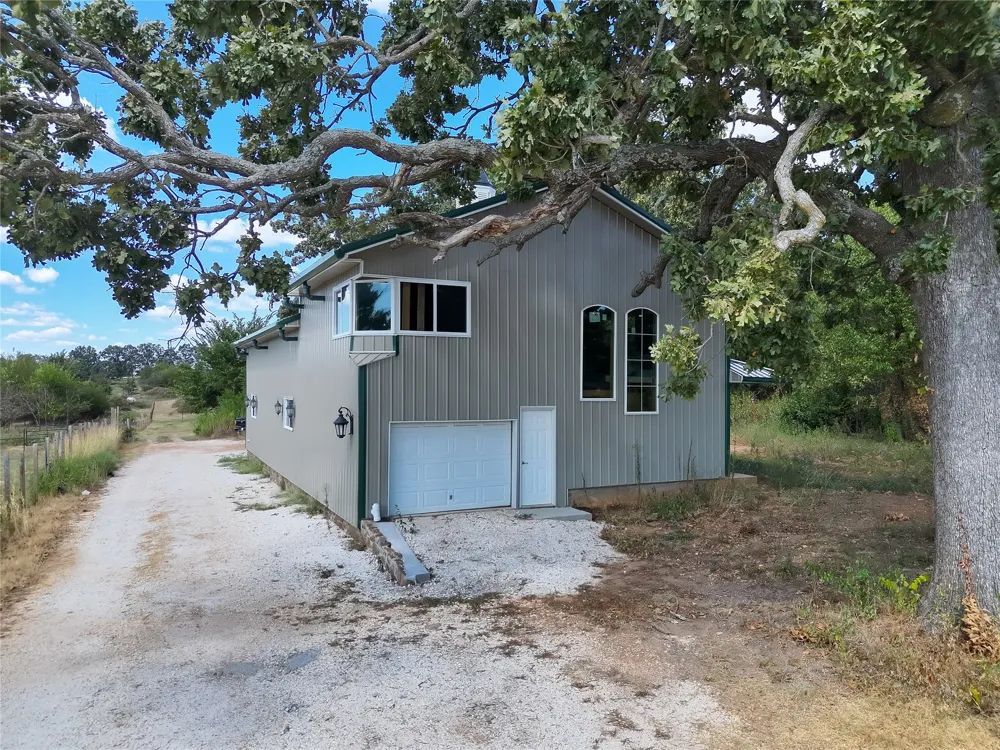 809 W Holt Lincoln, AR 72744