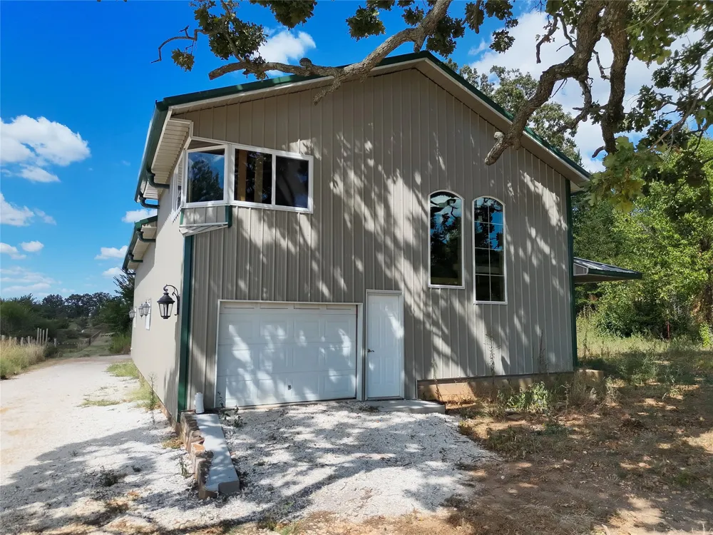 809 W Holt Lincoln, AR 72744