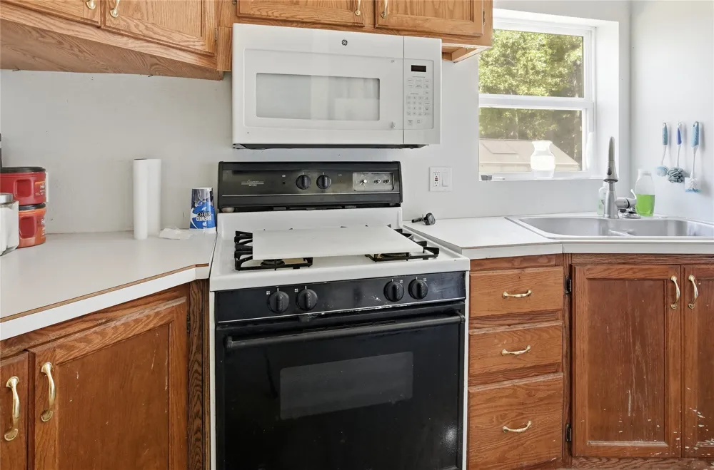 809 W Holt Lincoln, AR 72744