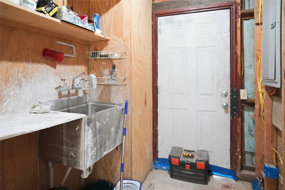 809 W Holt Lincoln, AR 72744