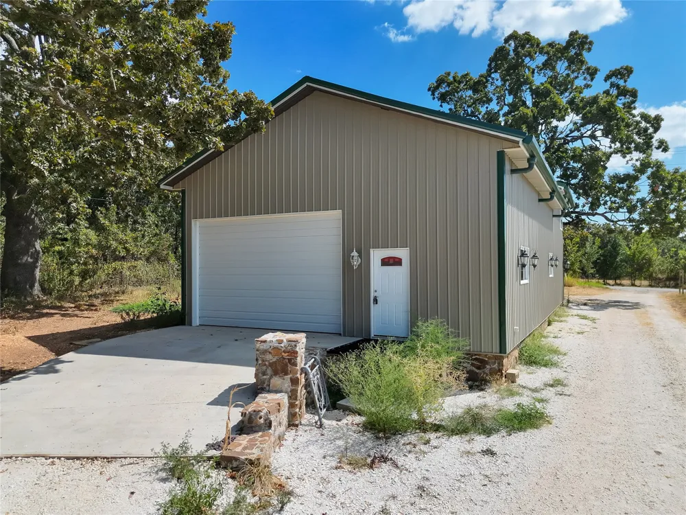 809 W Holt Lincoln, AR 72744
