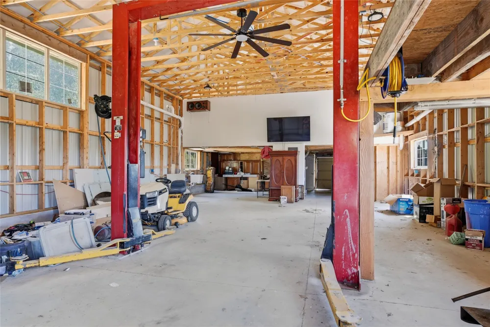 809 W Holt Lincoln, AR 72744