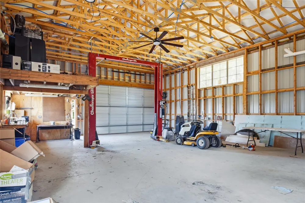 809 W Holt Lincoln, AR 72744