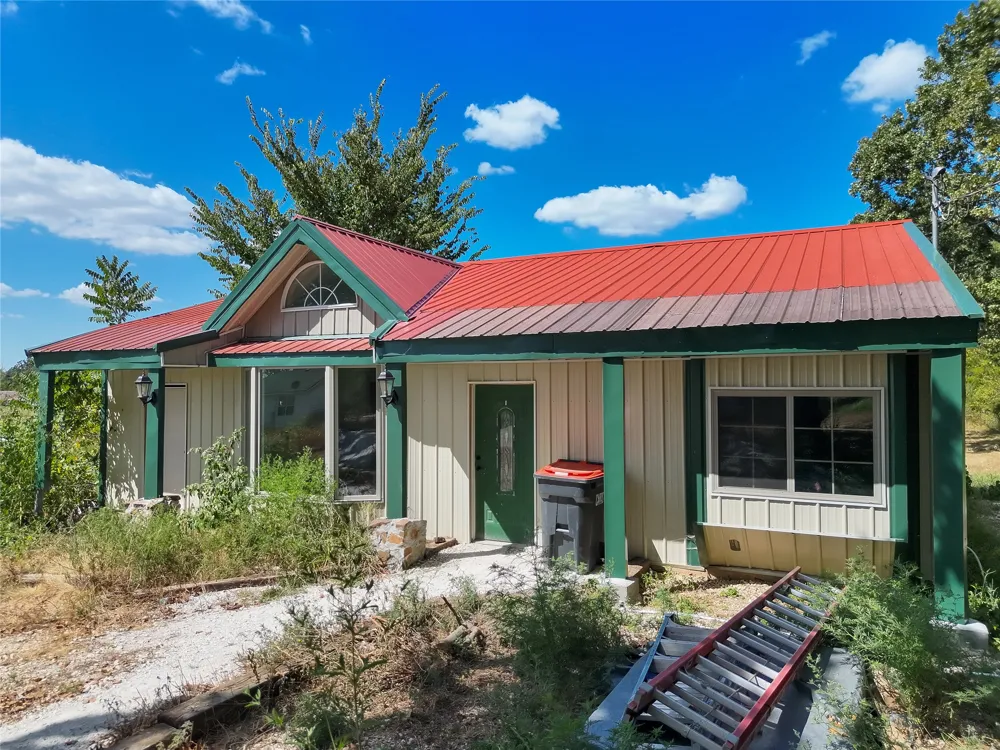 809 W Holt Lincoln, AR 72744