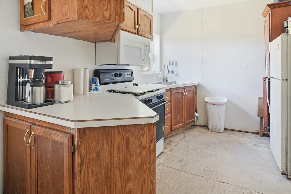 809 W Holt Lincoln, AR 72744