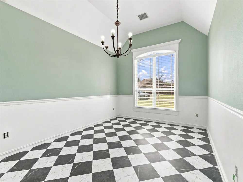3104 W Mobile Street Broken Arrow, OK 74011