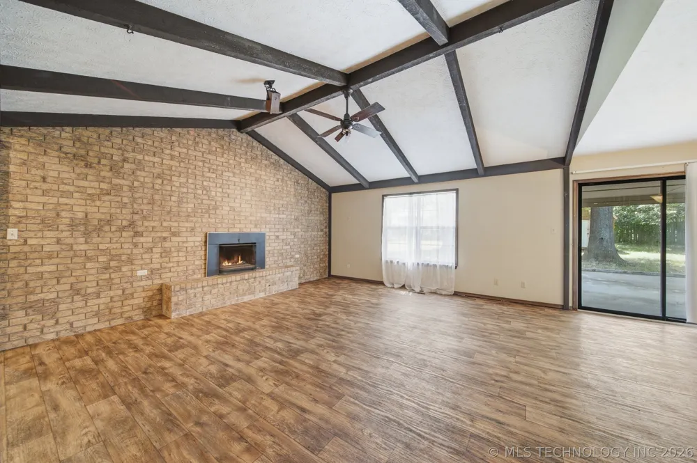 902 Cardinal Lane Okmulgee, OK 74447