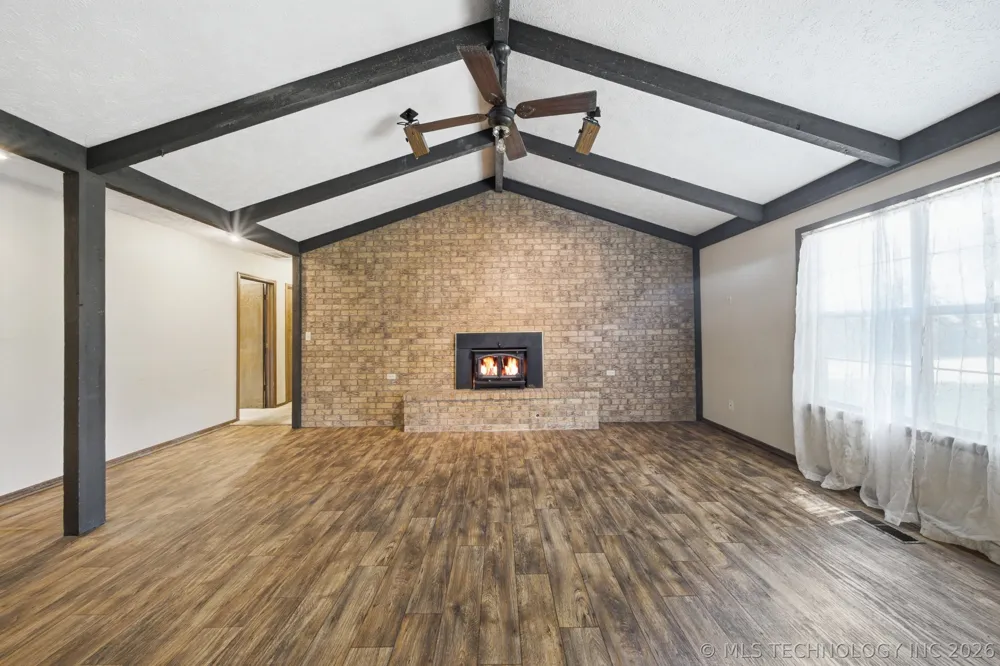 902 Cardinal Lane Okmulgee, OK 74447