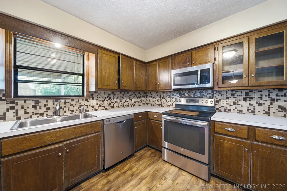 902 Cardinal Lane Okmulgee, OK 74447