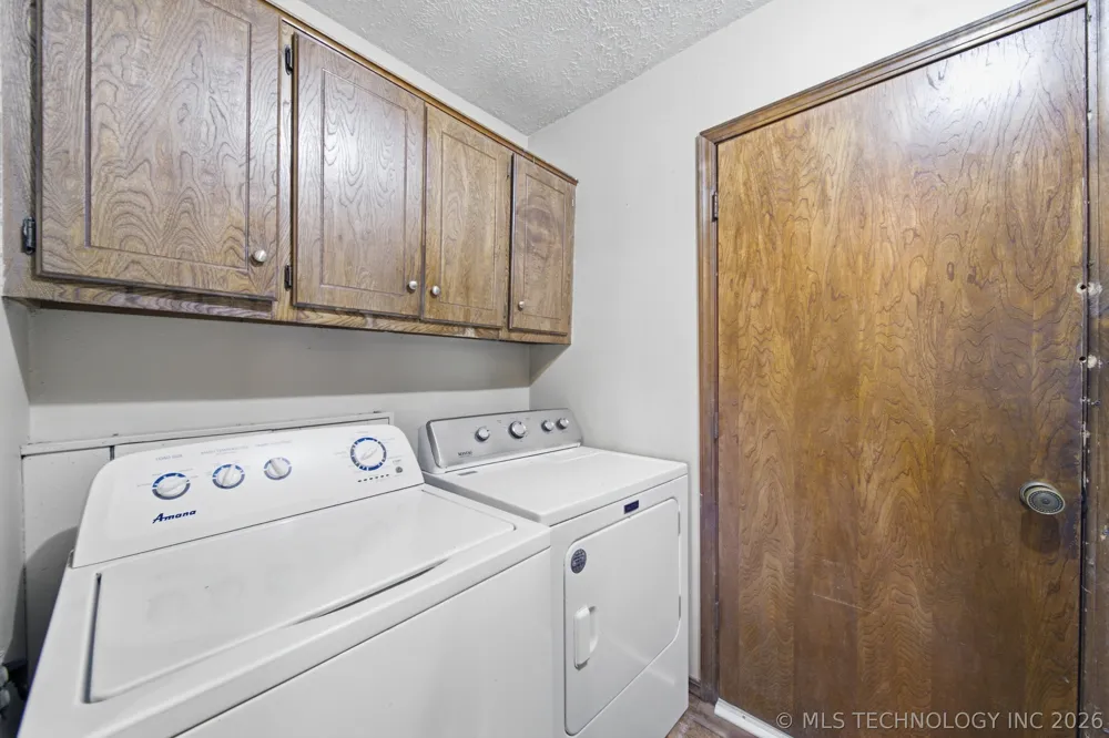 902 Cardinal Lane Okmulgee, OK 74447