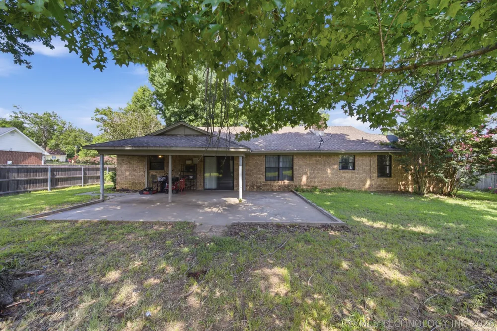 902 Cardinal Lane Okmulgee, OK 74447