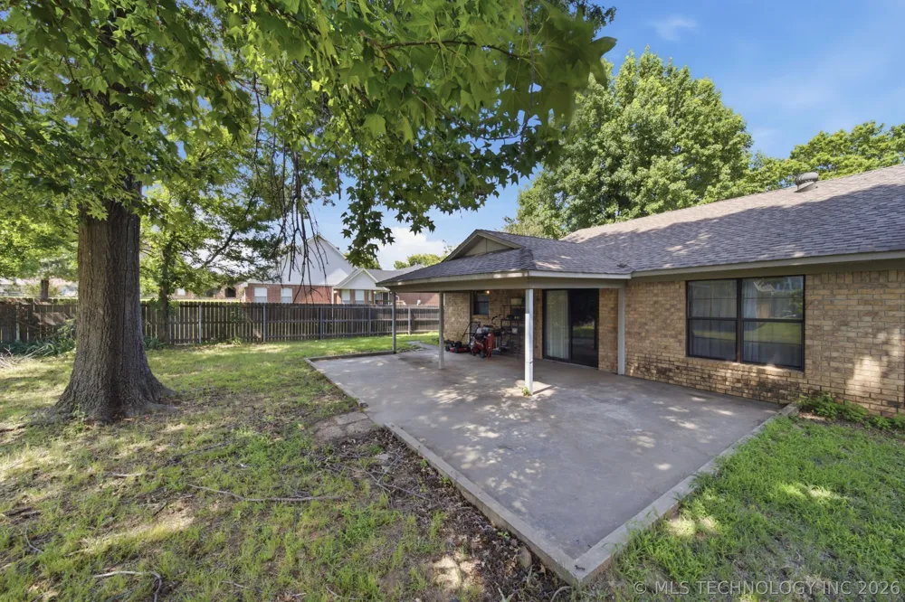 902 Cardinal Lane Okmulgee, OK 74447