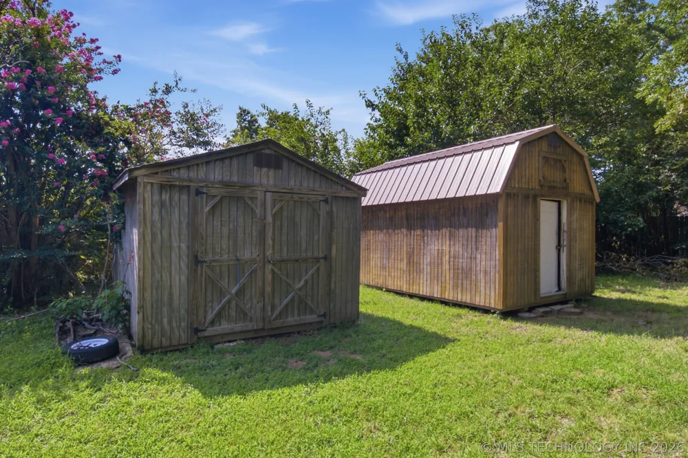 902 Cardinal Lane Okmulgee, OK 74447