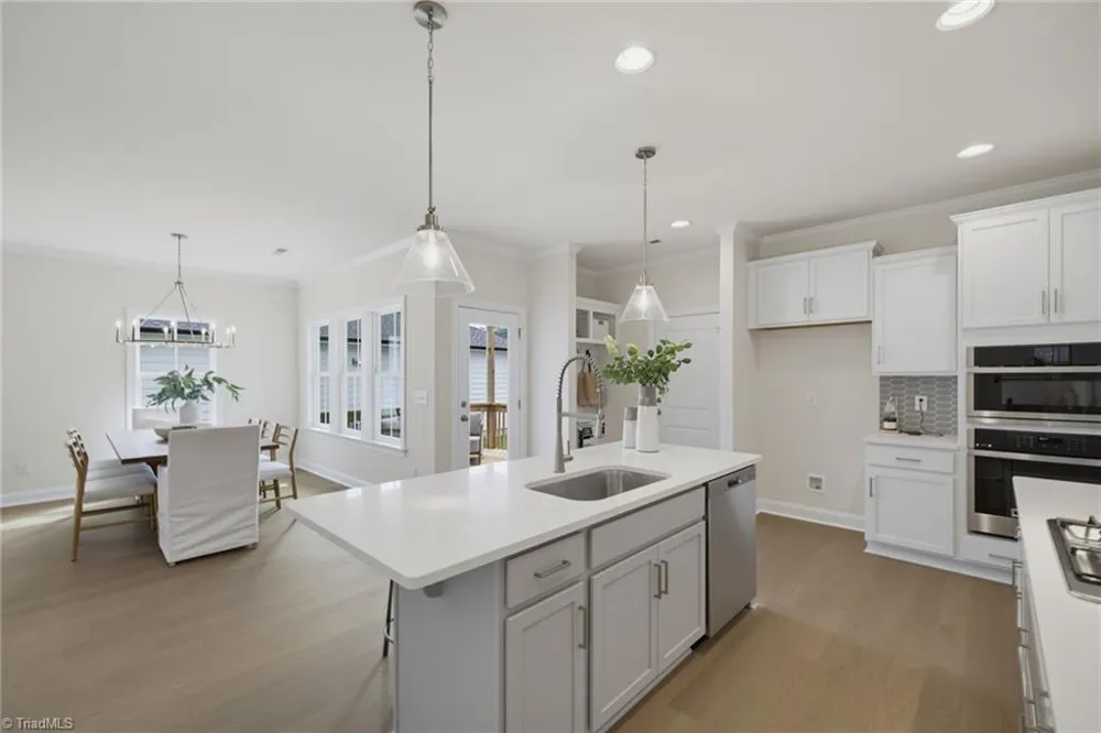 1640 Cross Village Avenue Kernersville, NC 27284