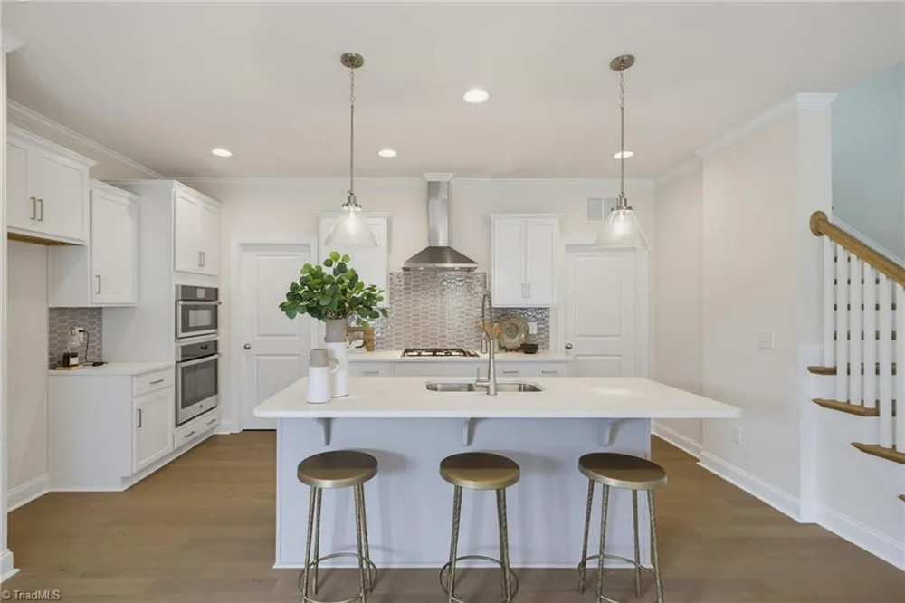 1640 Cross Village Avenue Kernersville, NC 27284