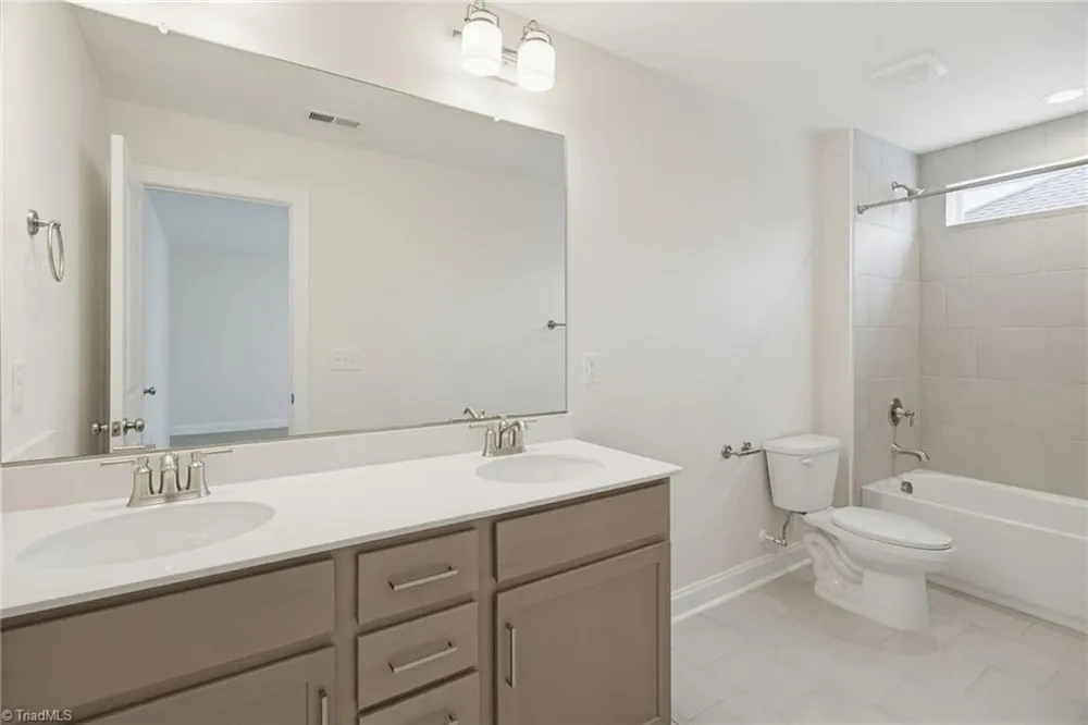 1640 Cross Village Avenue Kernersville, NC 27284