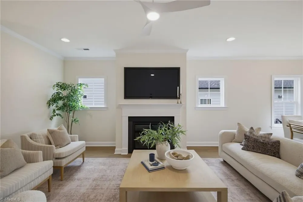1640 Cross Village Avenue Kernersville, NC 27284