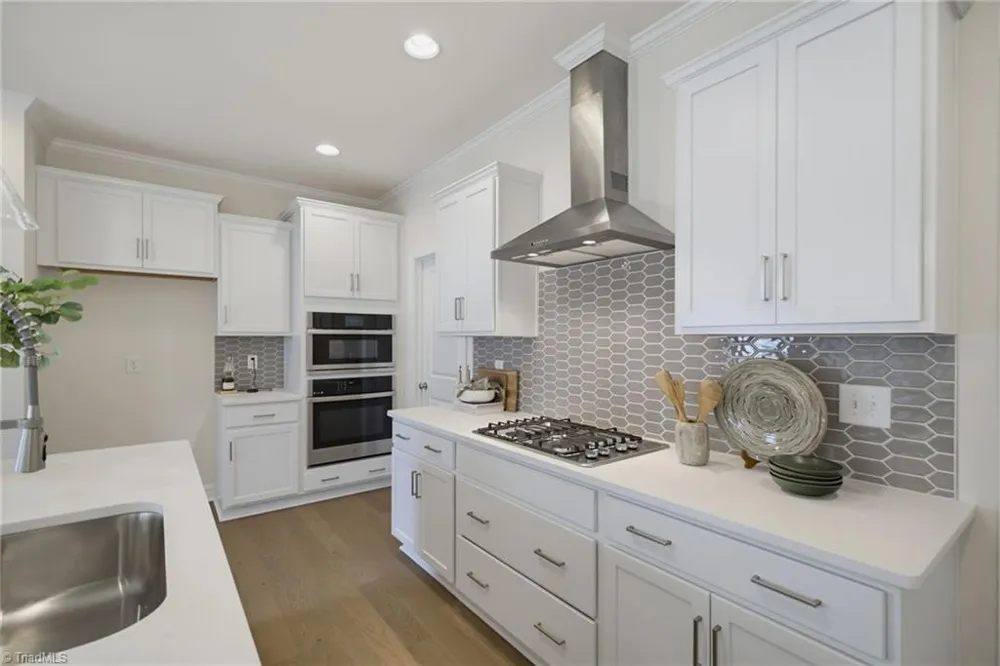 1640 Cross Village Avenue Kernersville, NC 27284