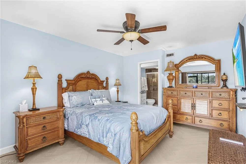 332 Charlemagne Boulevard #H101 Naples, FL 34112