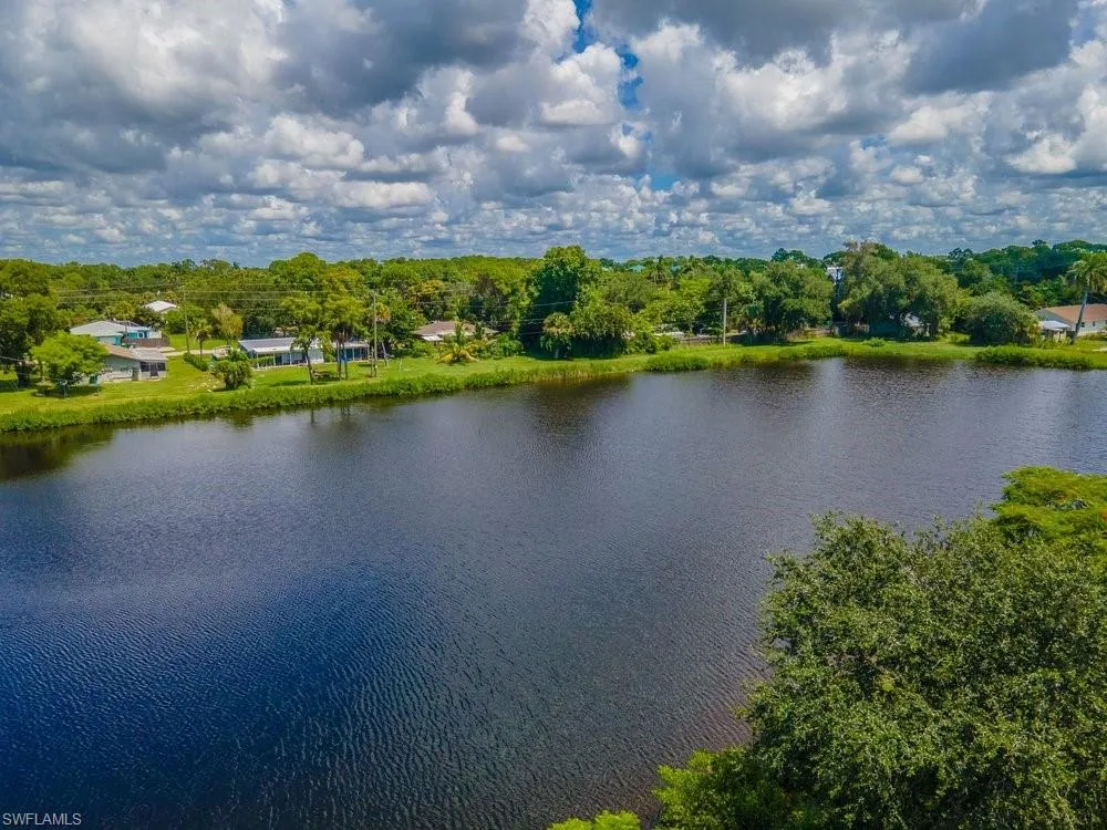 2524 Lee Street Naples, FL 34112