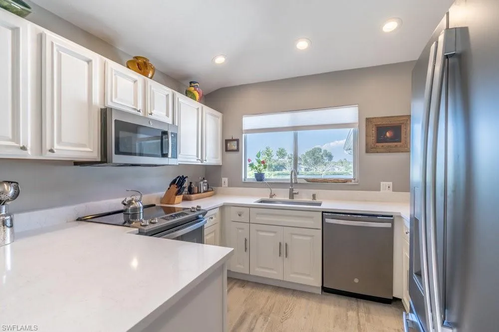 2524 Lee Street Naples, FL 34112