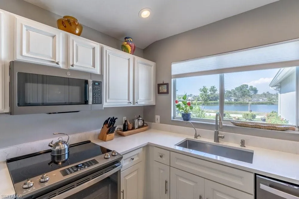 2524 Lee Street Naples, FL 34112