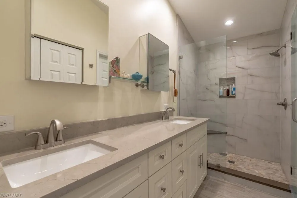 2524 Lee Street Naples, FL 34112
