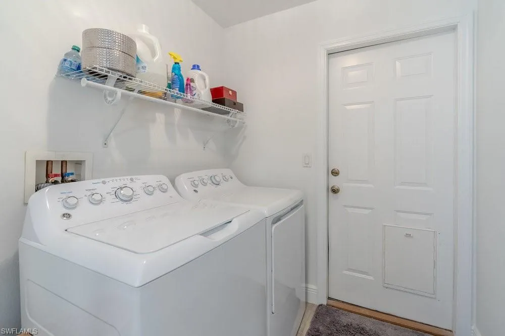 2524 Lee Street Naples, FL 34112