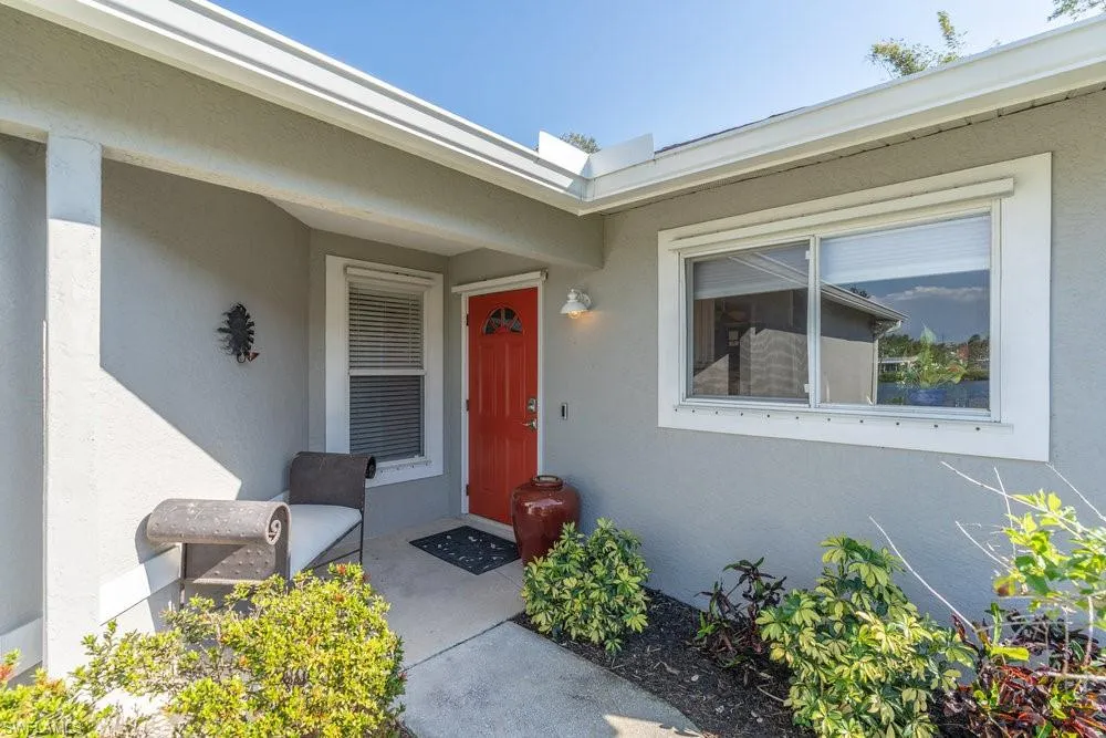 2524 Lee Street Naples, FL 34112